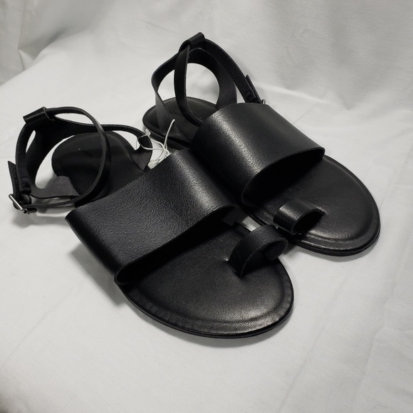 Universal Thread Black Sandals - Picture 8 of 8